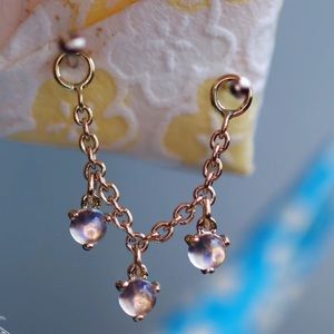 Modern moon yello chain 14k